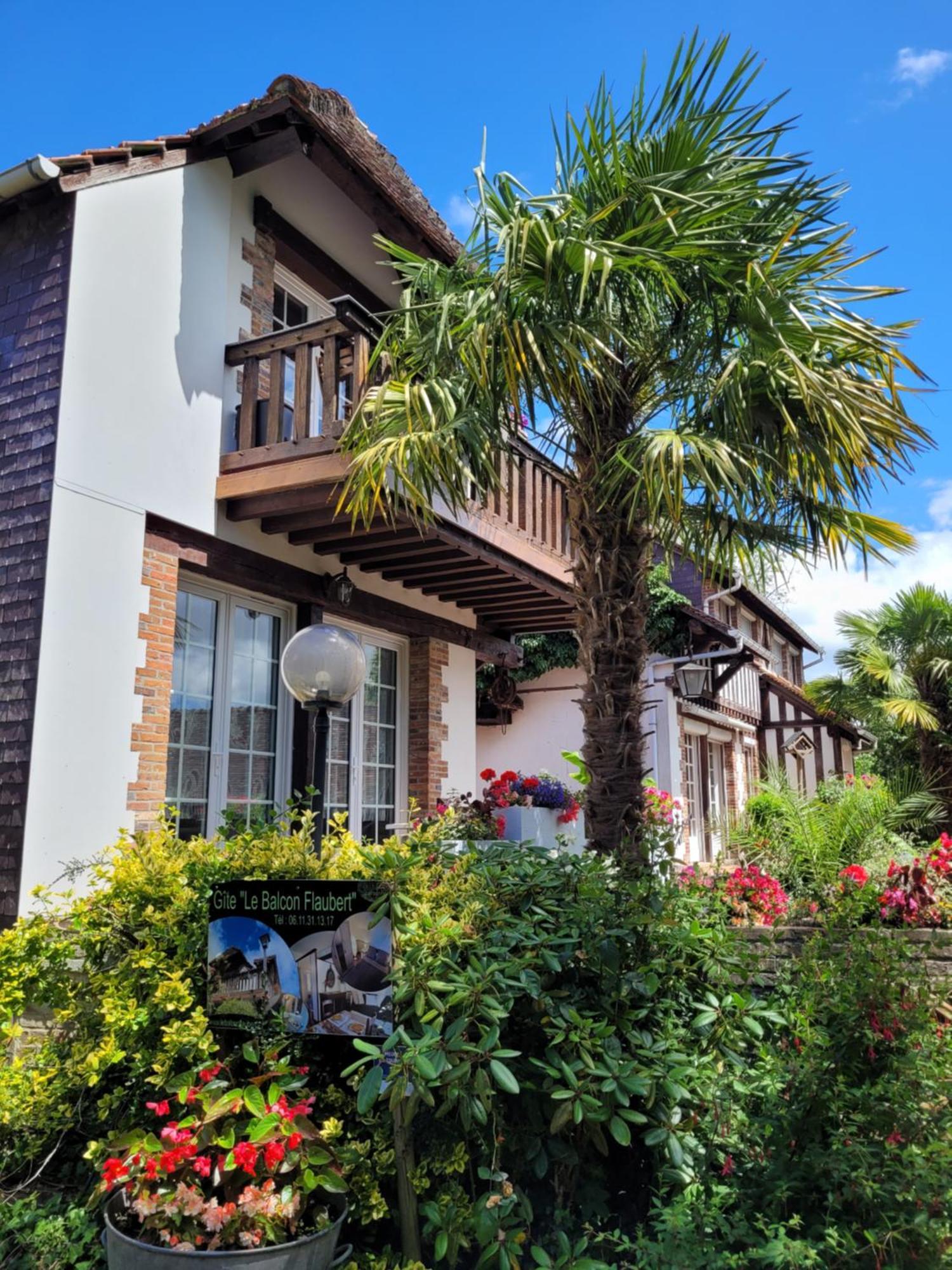 Gîte Le Balcon Flaubert Forges-les-Eaux Exterior foto